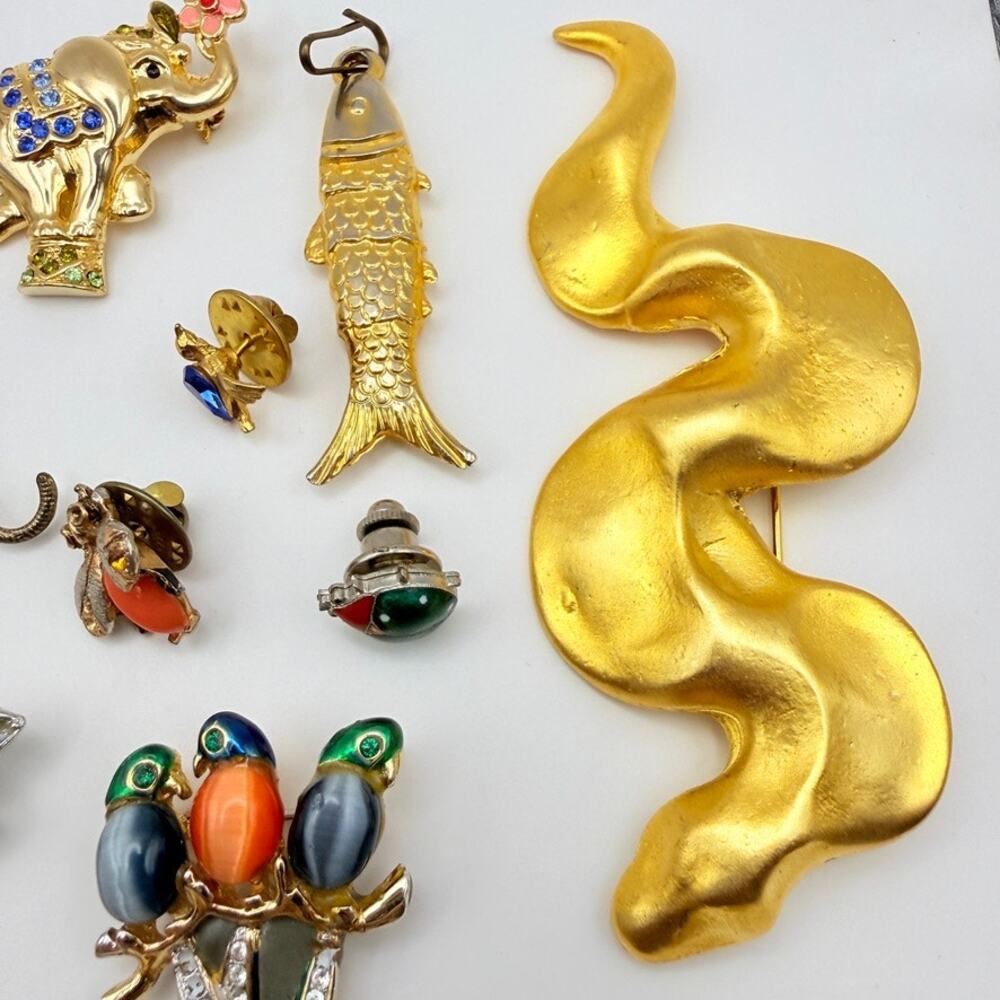 Huge Lot 21 Vtg Animal Insect Brooches Pins Gold Tone Rhinestone Enamel 3 Signed - Picture 11 of 15